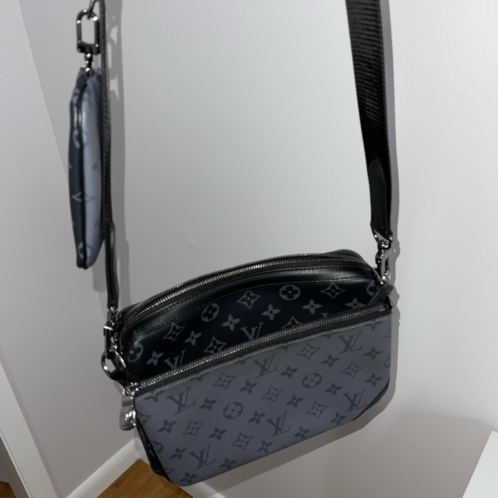 Louis Vuitton Trio messenger bag